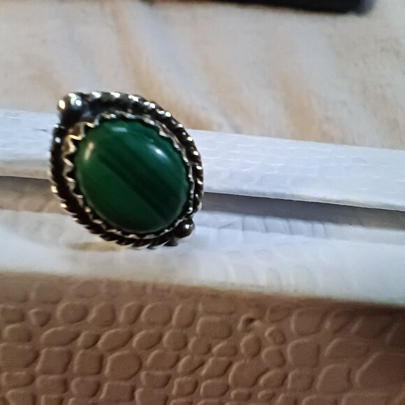 Genuine Vintage Native American Silver and Malachite Earrings - Picture 5 of 5